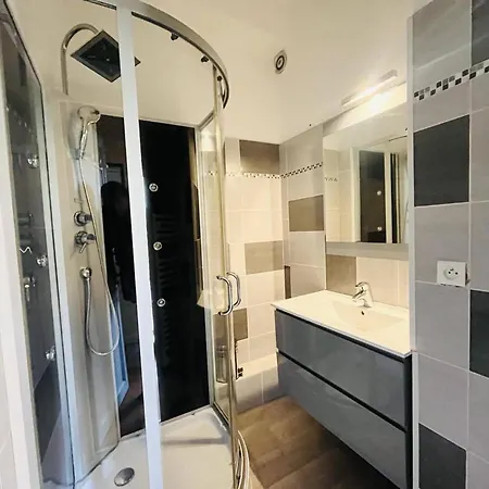 T2 A Avec Terrasse Et Parking, A 100m De La Plage - Fr-1-63-263 Apartment